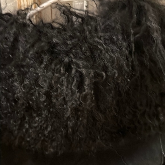 Elegant Black Fur-Trimmed Teddy Jacket - Picture 4 of 14